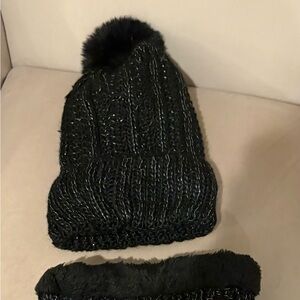 #18    
NEW Black  Knit Beanie and Scarf Set with silvery thread